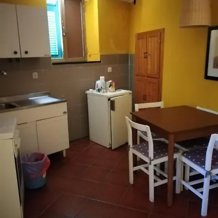 Rosa * Montale (Liguria)