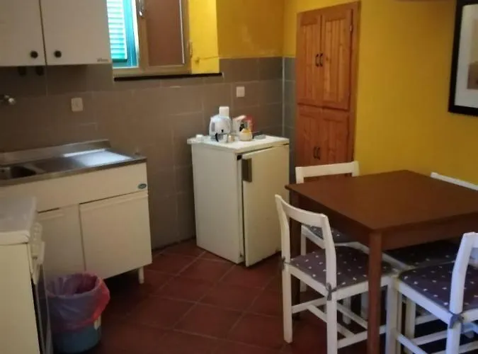 Rosa * Montale (Liguria)